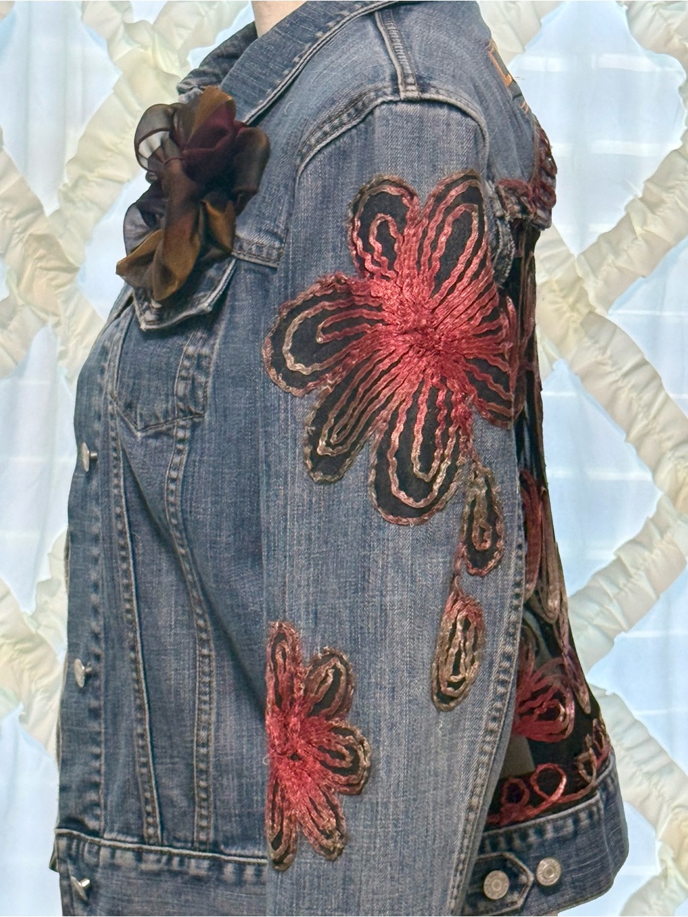 Upcycle Jean Jacket with ribbon flowers and embroidered back yoke - Picture 5 of 9